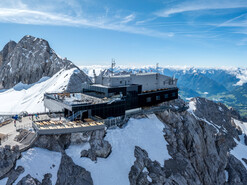 Die Dachstein Gletscher Bergstation | © Josh Absenger